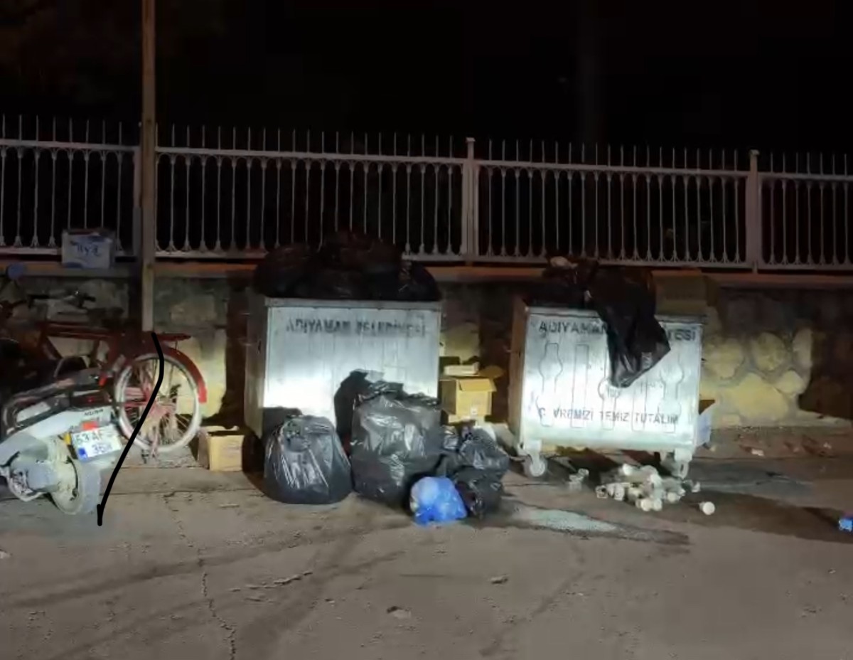 Adıyaman’da çöp tepkisi: Vatandaşlardan belediyeye göreve çağrı