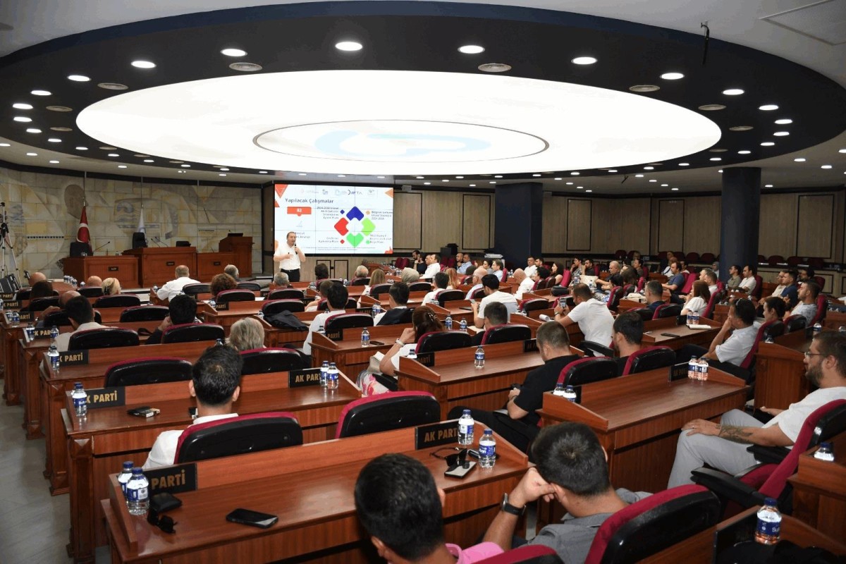 Akıllı Şehir Stratejisi Büyükşehir Personeline Tanıtıldı
