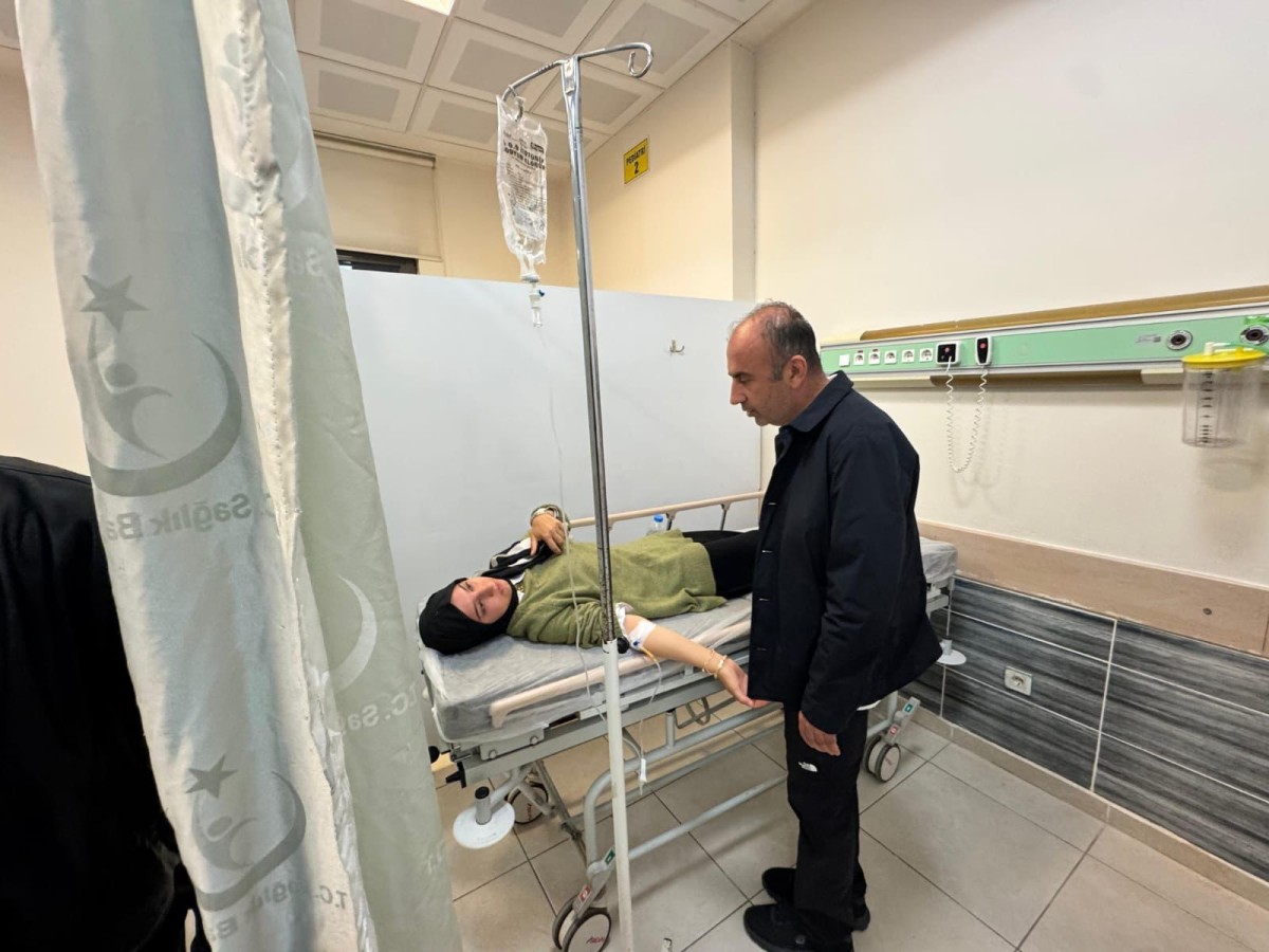 Besni'de KYK Yurdundaki 70 Öğrenci Yedikleri Yemekten Zehirlendi